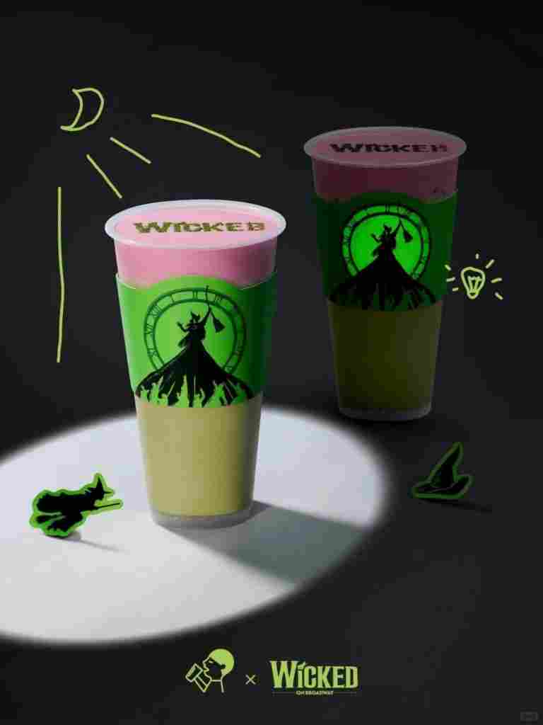喜茶x《WICKED》联名限定，网友喊话“国内也该上新了！
